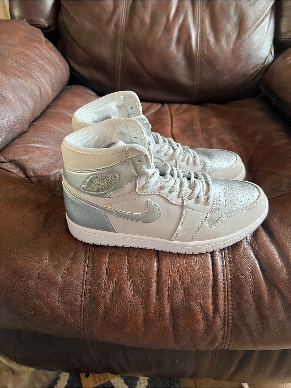 Nike Air Jordan Retro High-Top Sneaker in Light Gray/White